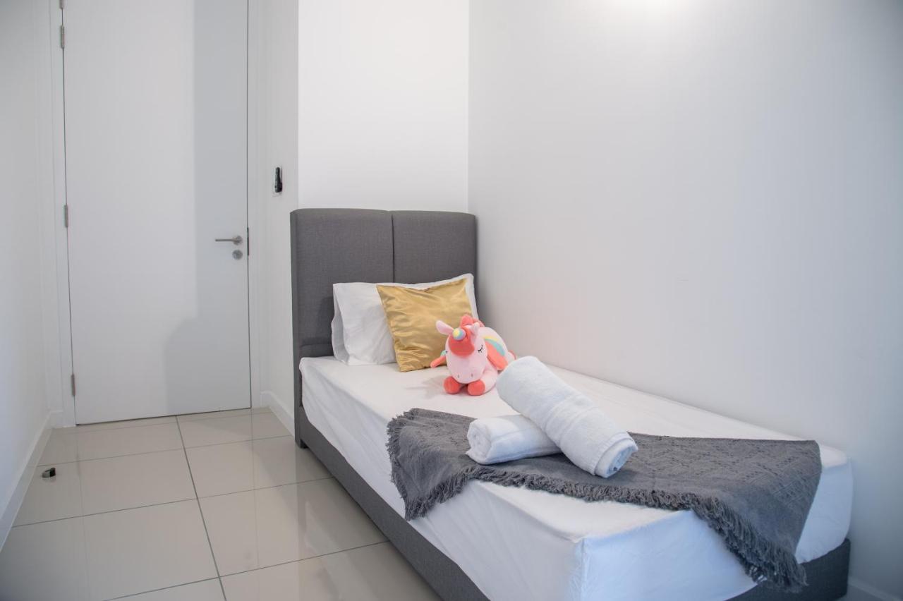 Le Pavillion Puchong By Widebed Upto 6Pax Apartment Kuala Lumpur Luaran gambar